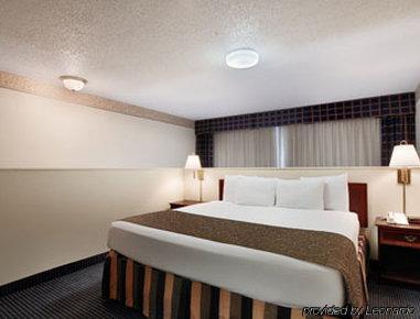 Ramada New Braunfels Hotel Room photo